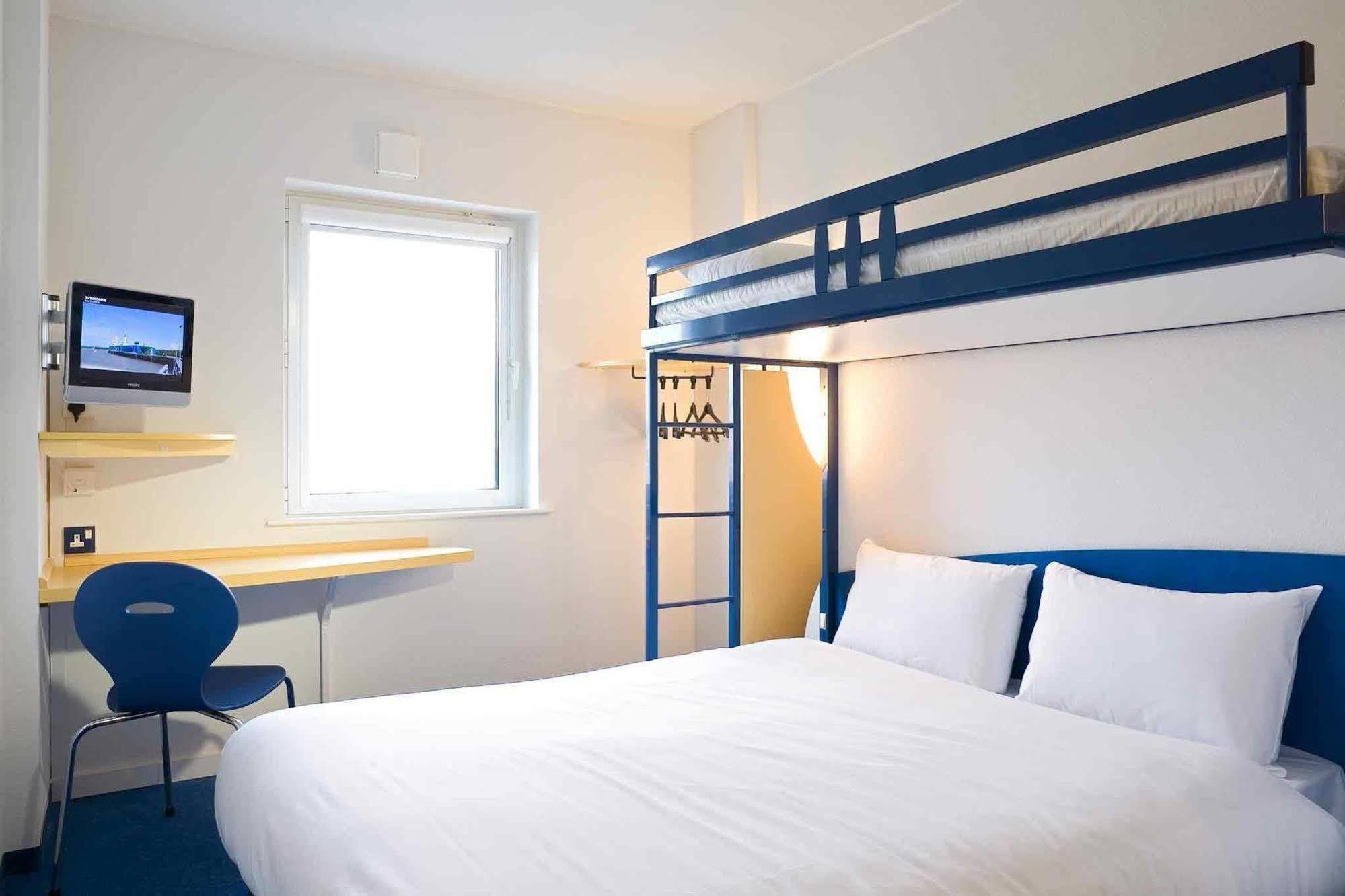 Ibis Budget Coutances Exterior foto